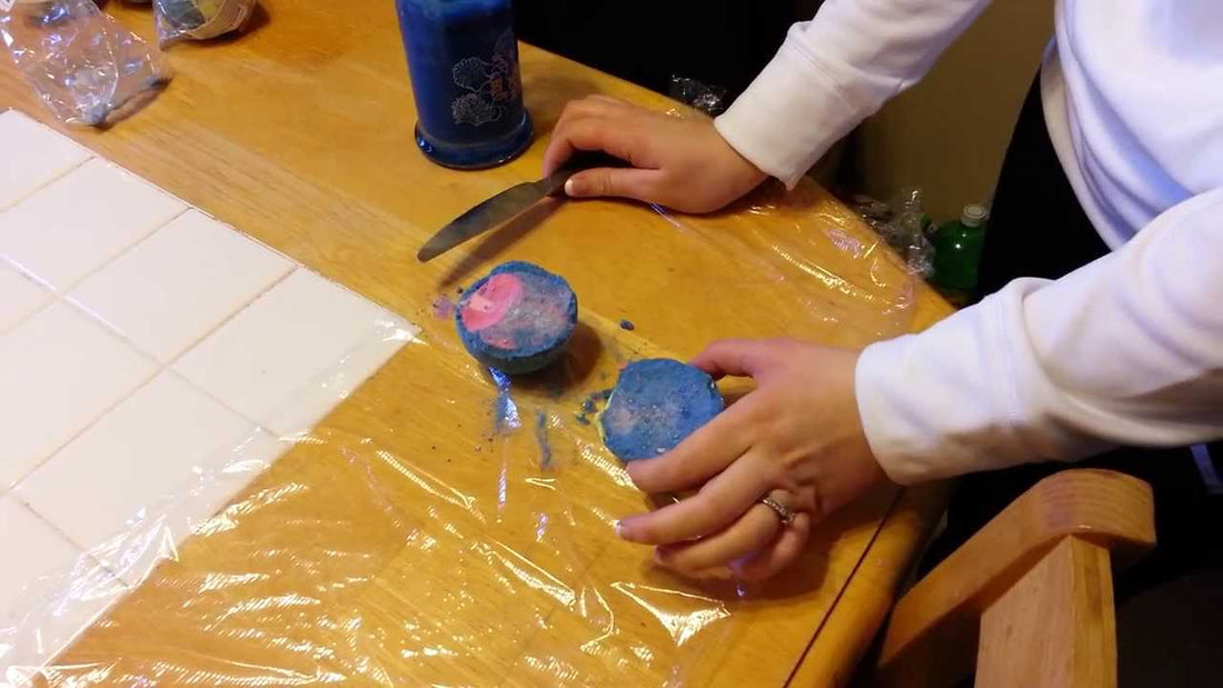 How to Split And Store Bath Bombs