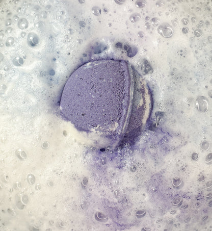 Bomba de baño lila salvaje